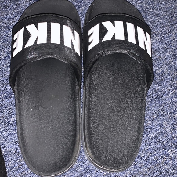 Nike slides - Picture 1 of 3